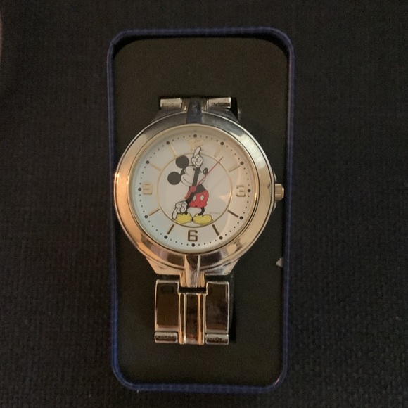 Men’s Mickey Watch - Picture 5 of 7